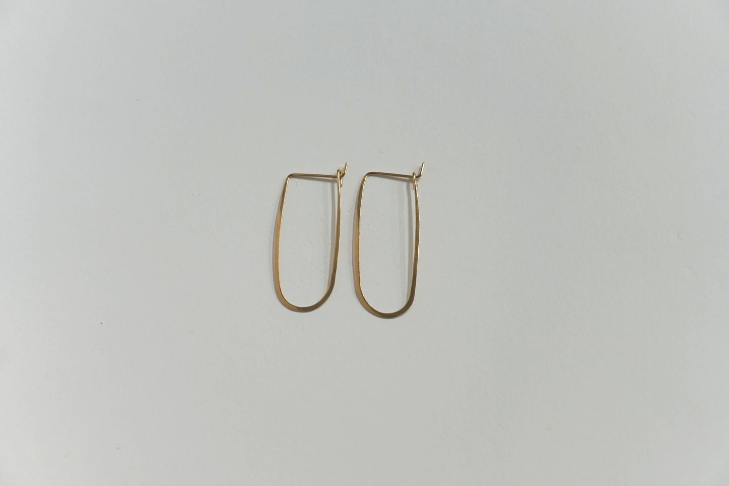 Medium Oblong Bare Earrings Gold-Plated