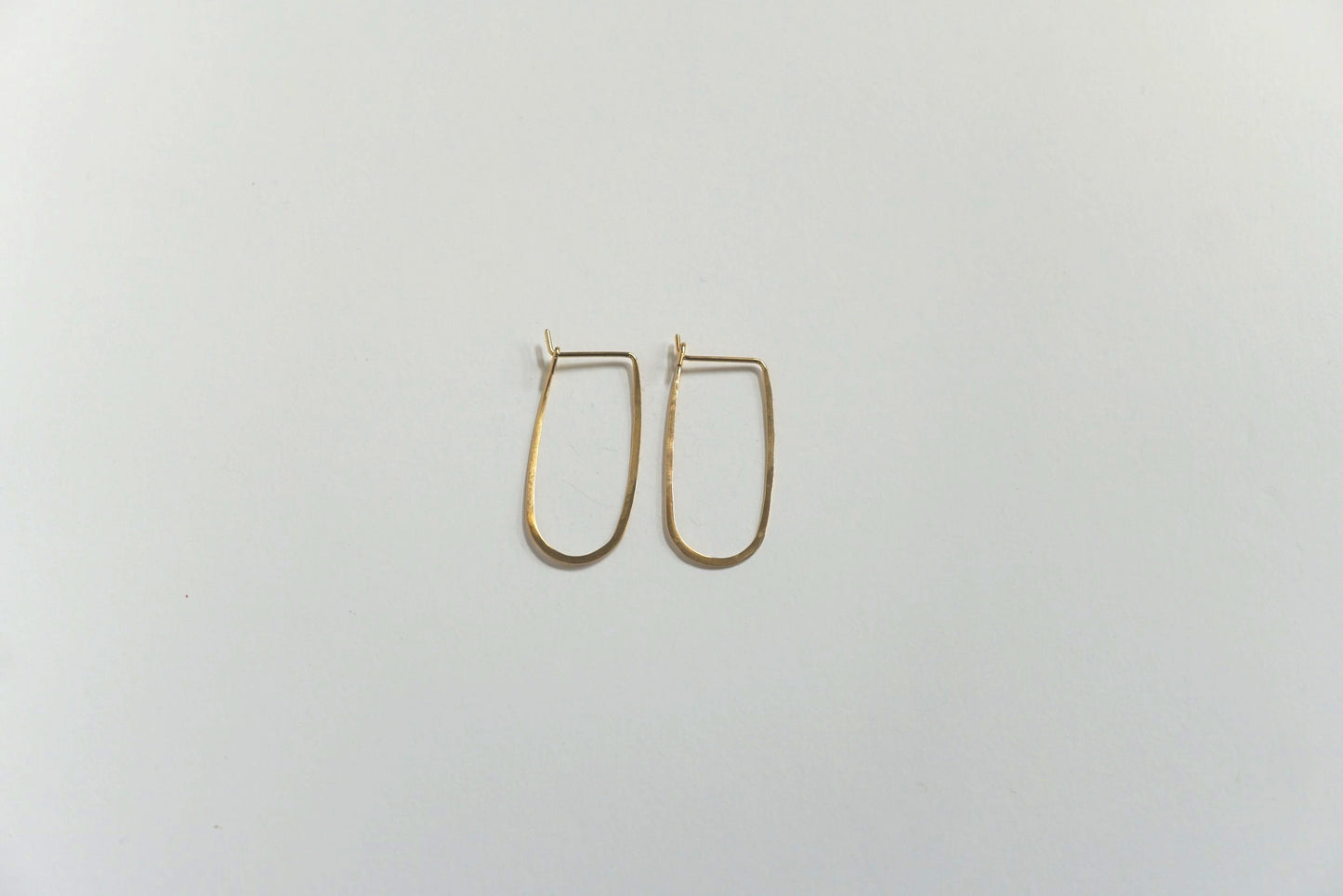 Small Oblong Bare Earrings Gold-Plated