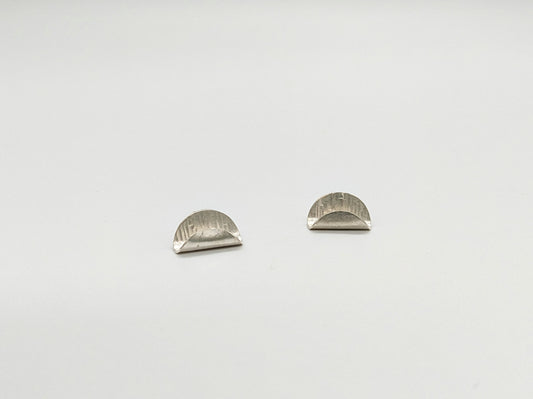 Circle Wave Stud Earrings