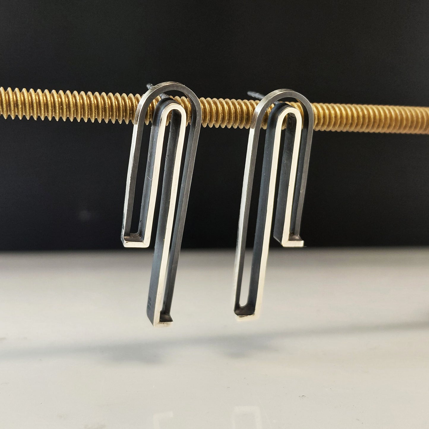 Outline Earrings - Inside-out Arch