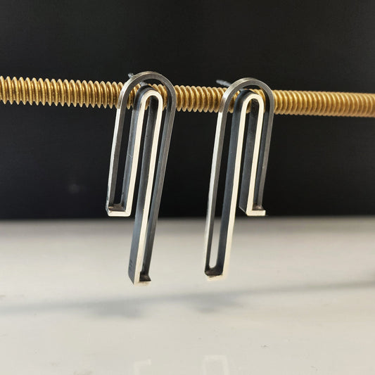 Outline Earrings - Inside-out Arch
