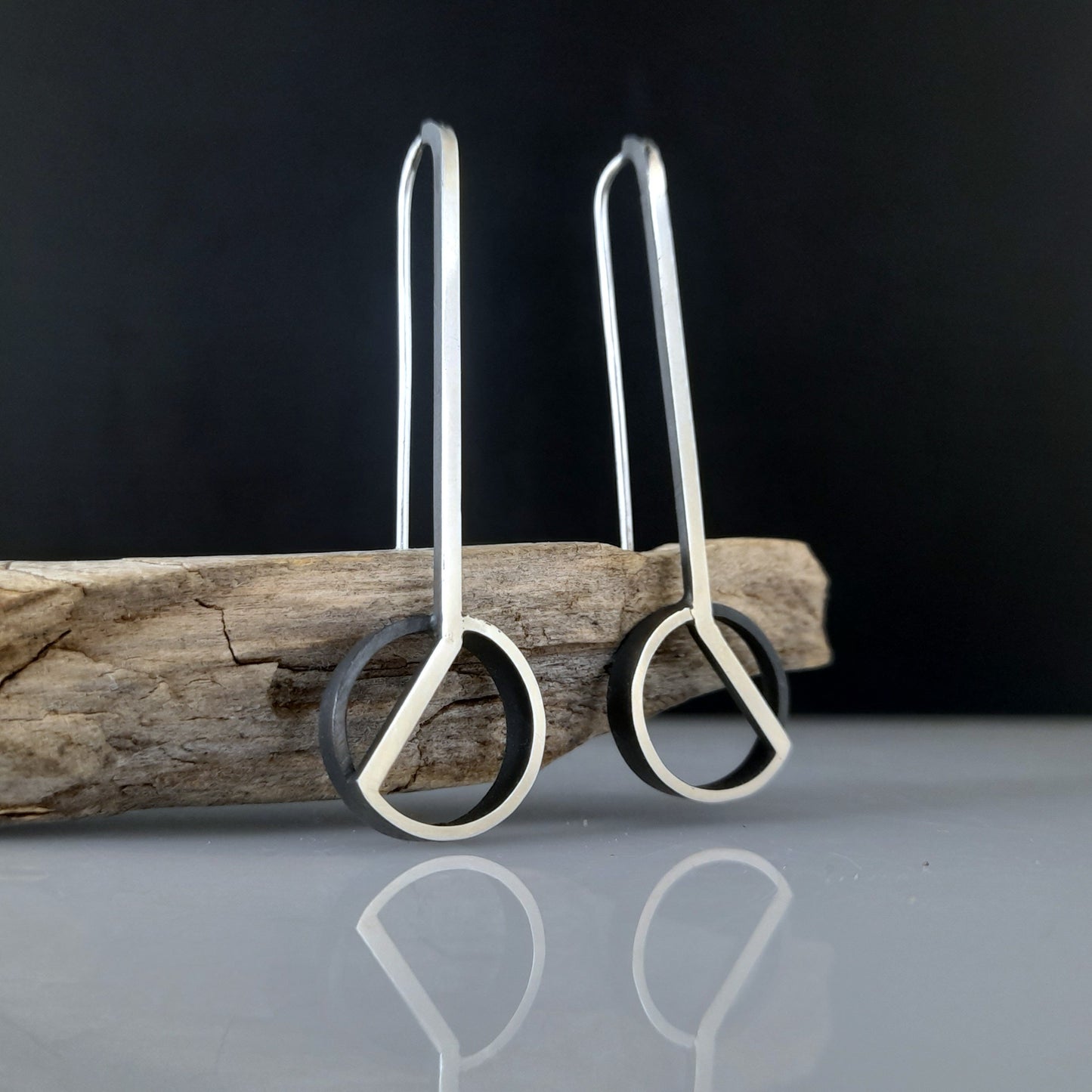 Outline Earrings - Circle Hook