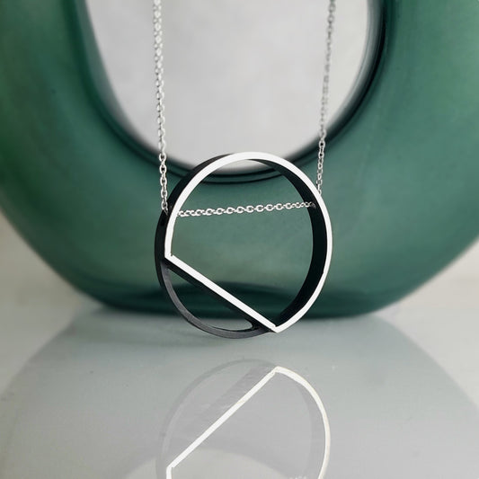 Outline Necklace - Circle