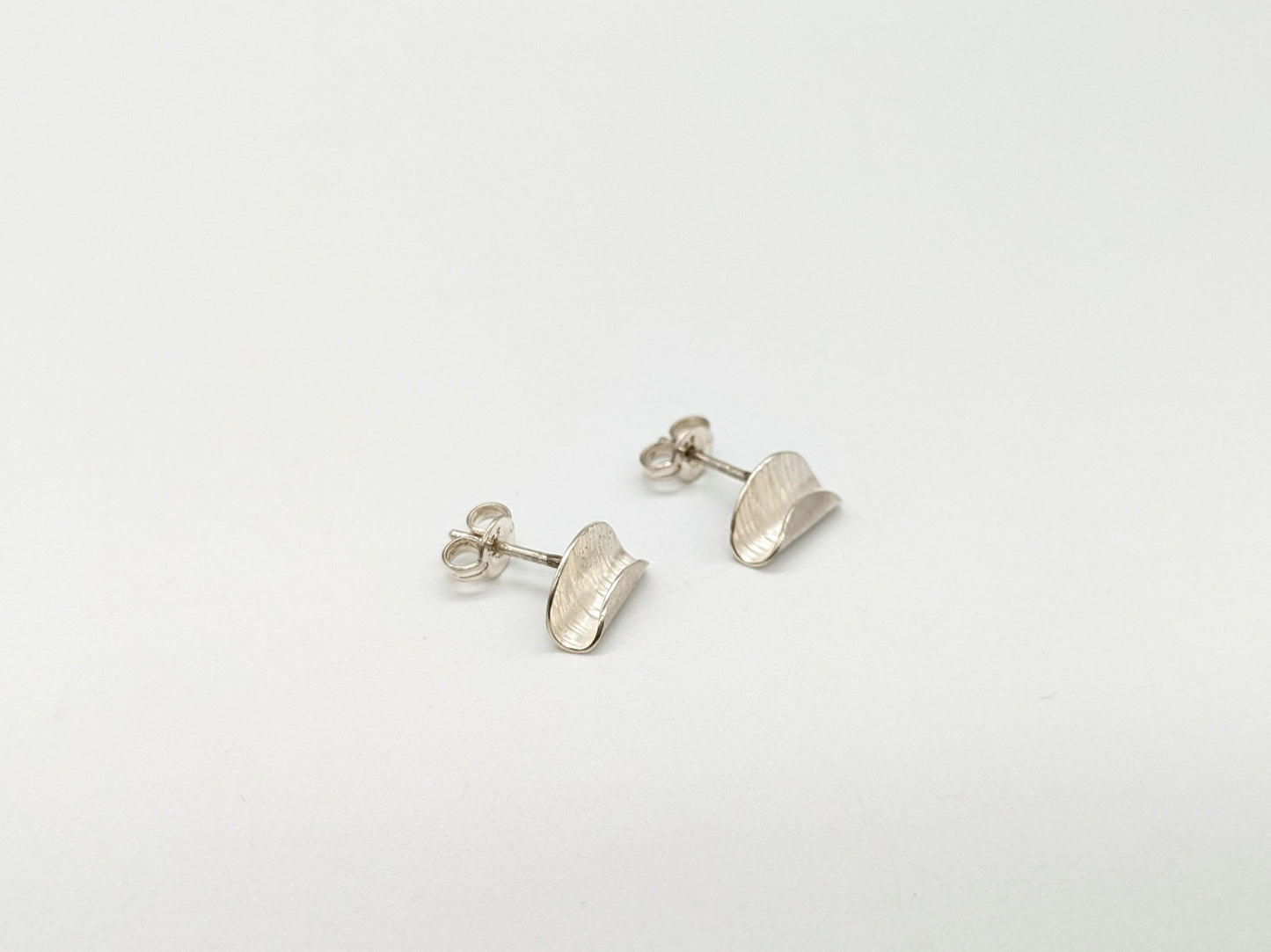 Circle Wave Stud Earrings