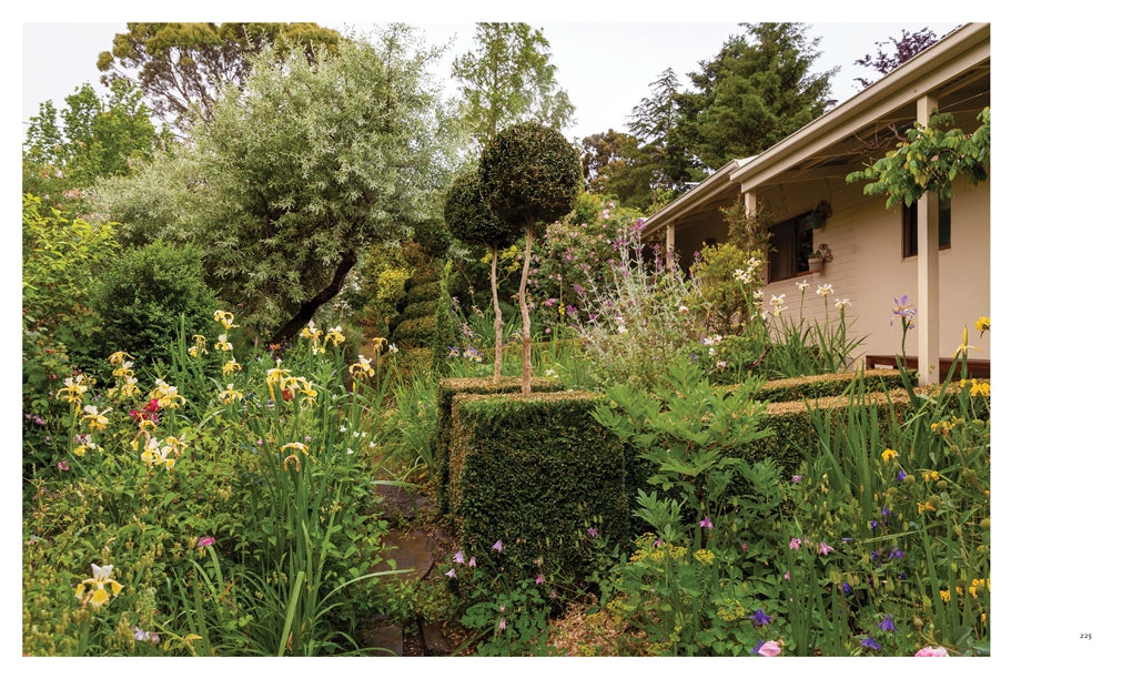 Adelaide Hills Gardens - Book by Christine McCabe