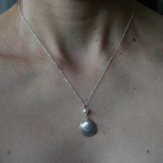 Sterling Silver Shell with Pearl Necklace